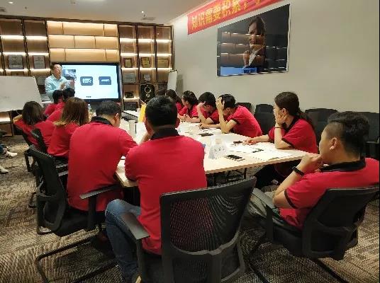 “培训不流汗，接单要流血！” 柏林世家1901期导购基础培训课程”培训进行时！